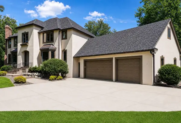 8803 Cove Pointe Road, Eden Prairie, MN 55347