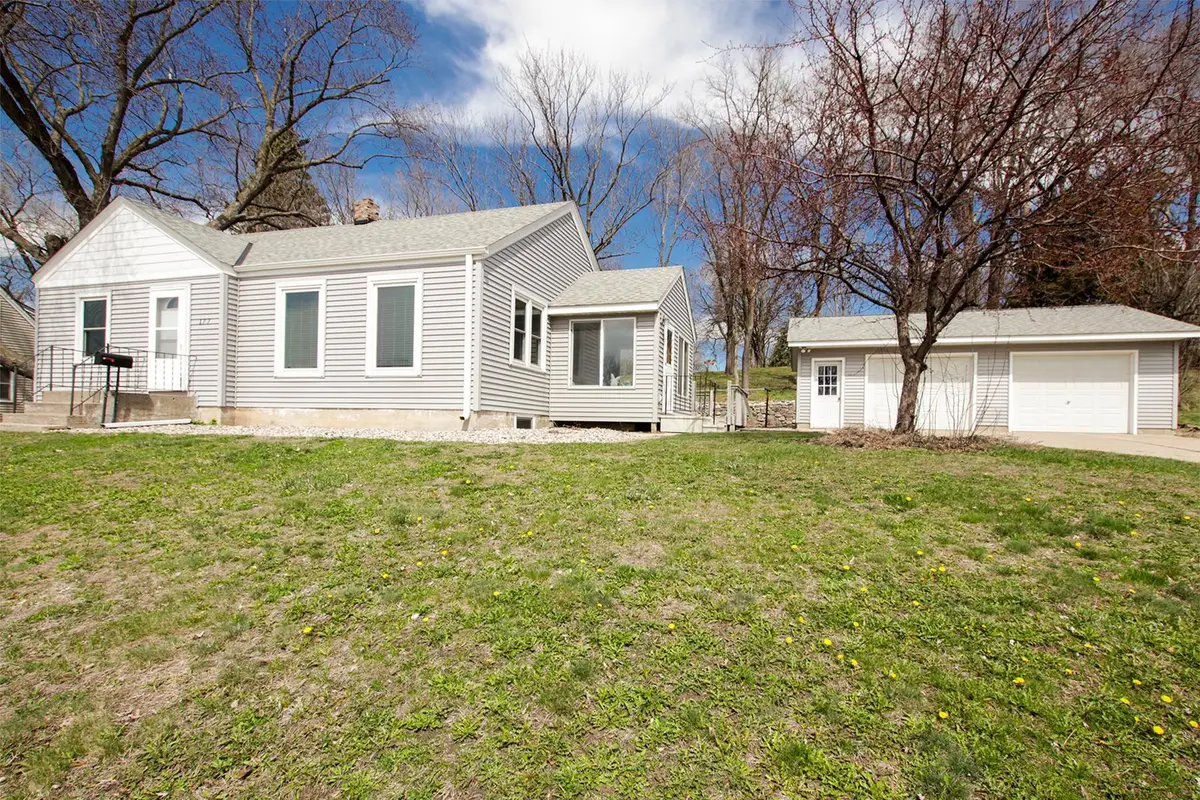 177 4th Avenue Nw, Hutchinson, MN 55350 - #1