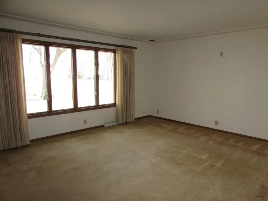 405 N 1st Avenue W, Truman, MN 56088 - #3