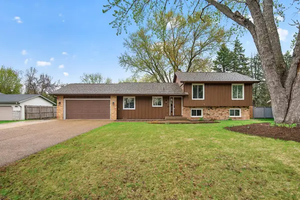 1208 Echo Drive, Burnsville, MN 55337