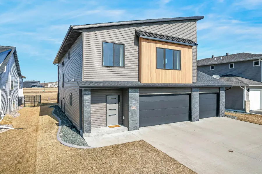 442 Hampton Drive W, Moorhead, MN 56560 - #2