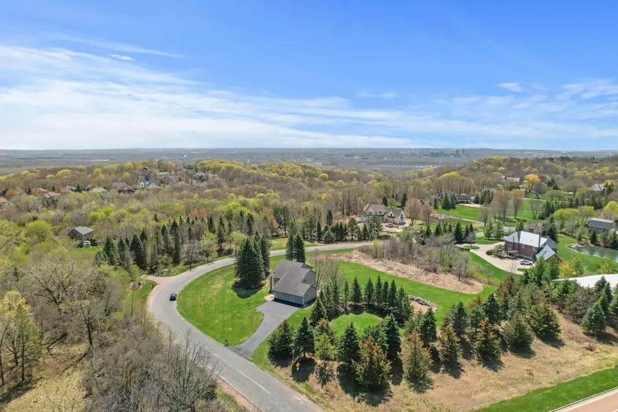 9820 Deerbrook Dr, Chanhassen, MN 55317 - #2