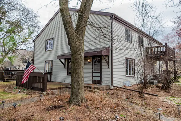 4950 Grenwich Trail N, Oakdale, MN 55128