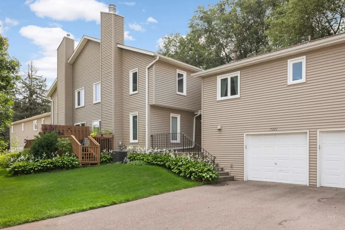 7321 Woodstock Curve, Bloomington, MN 55438 - #1