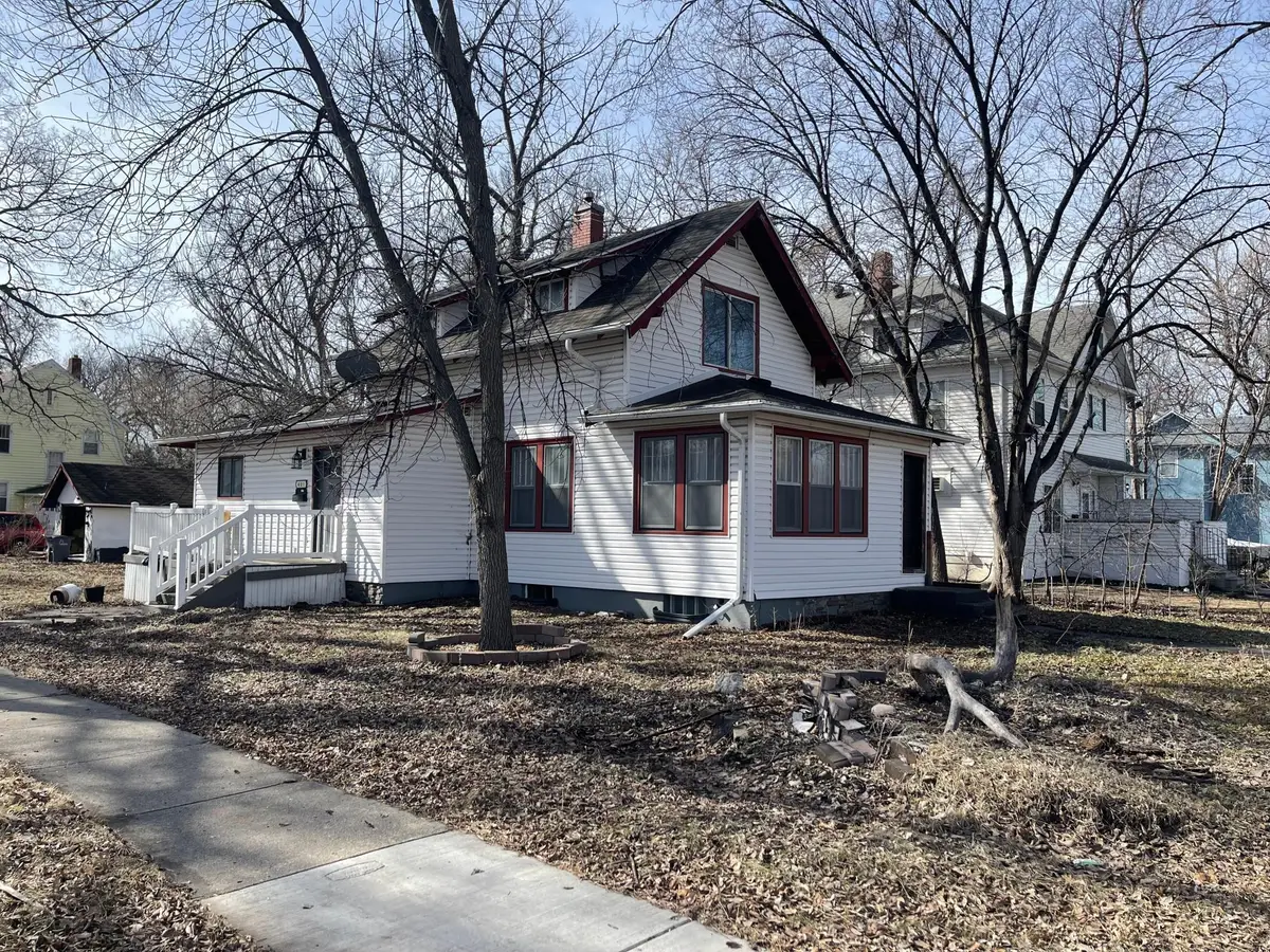 401 5th Street S, Moorhead, MN 56560 - #1