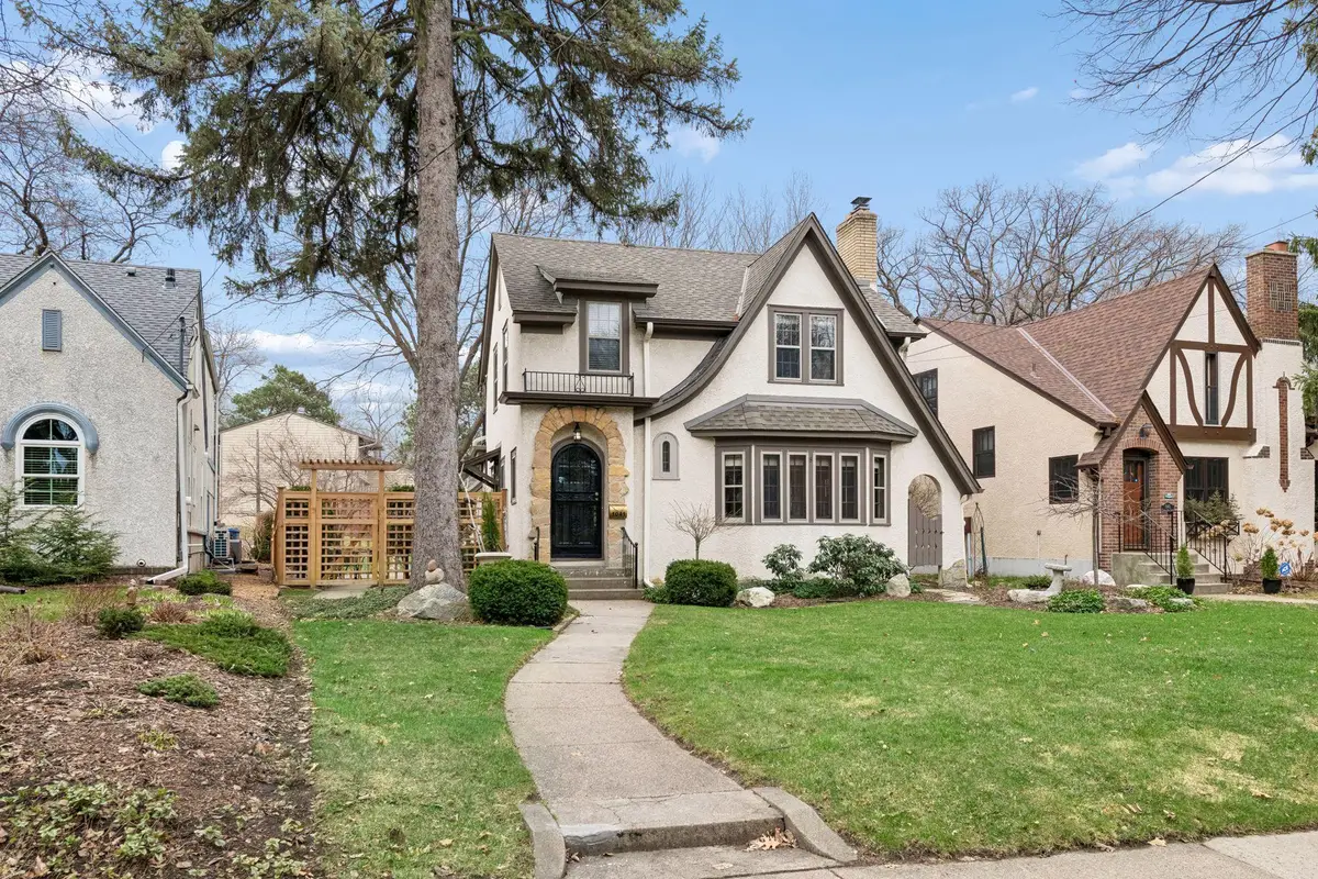 1041 Thomas Avenue S, Minneapolis, MN 55405 - #1