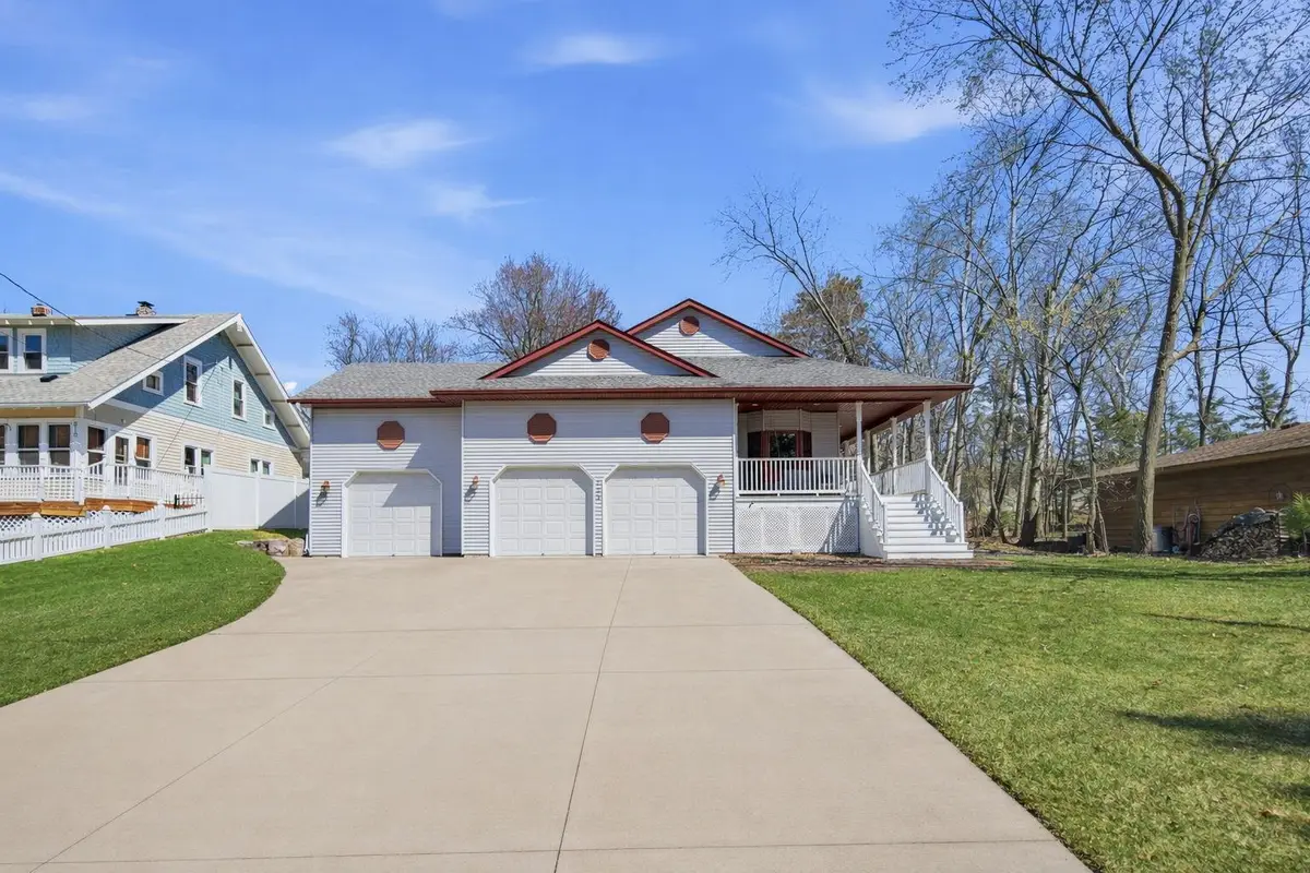 808 Hallam Avenue N, Mahtomedi, MN 55115 - #1