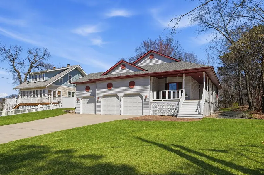 808 Hallam Avenue N, Mahtomedi, MN 55115 - #3