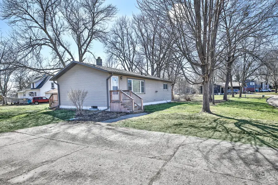 709 8th Avenue Nw, Waseca, MN 56093 - #3