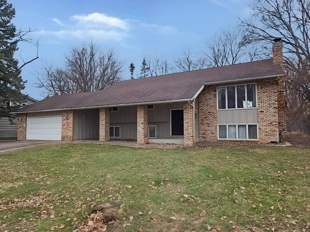 30 16th Avenue Sw, New Brighton, MN 55112 - #1