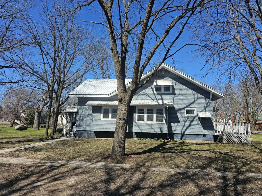 212 S Center Street, Ceylon, MN 56121 - #2