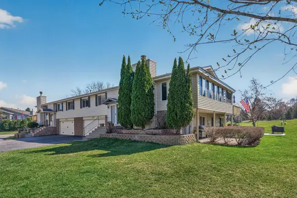 5207 Beachside Drive, Hopkins, MN 55343