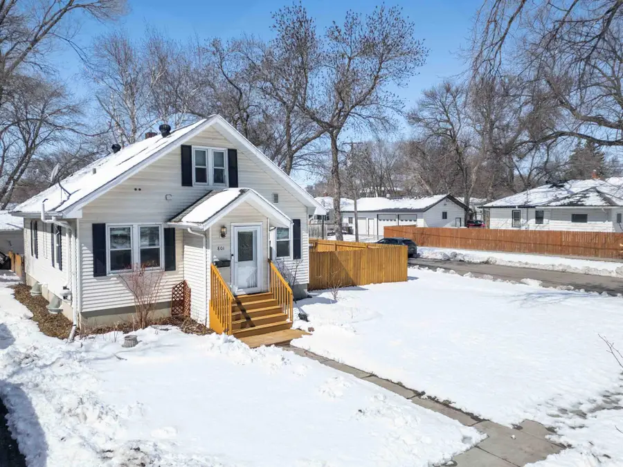 801 15th Street S, Fargo, ND 58103 - #2