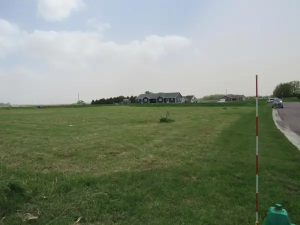 121 Bluestem Drive, Blue Earth, MN 56013