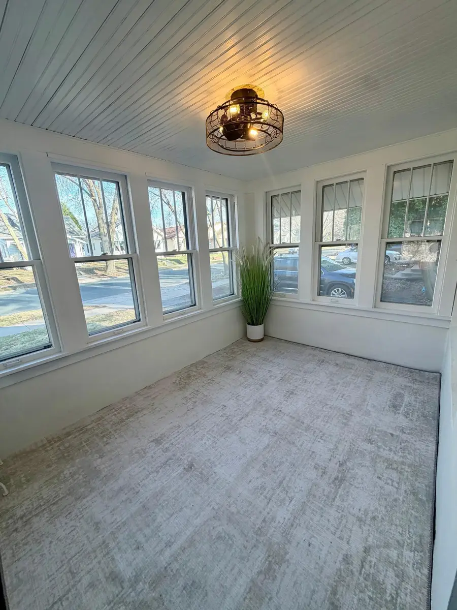 967 Cherokee Avenue, West Saint Paul, MN 55118 - #2