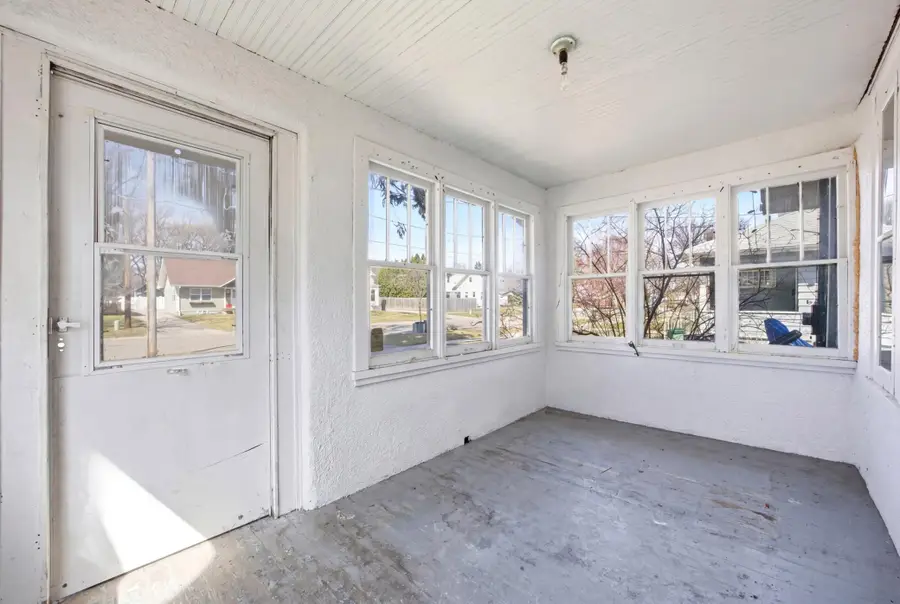 512 10th Street N, Moorhead, MN 56560 - #2