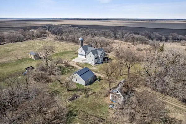 827 160th Avenue Se, Hillsboro, ND 58045