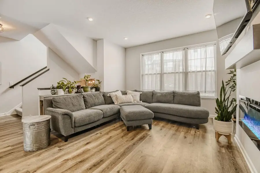 2214 Gateway Curve, North Saint Paul, MN 55109 - #3