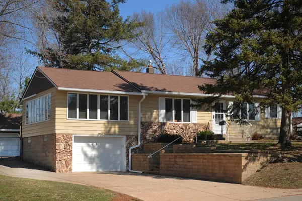 2665 Maryland Avenue E, Maplewood, MN 55119