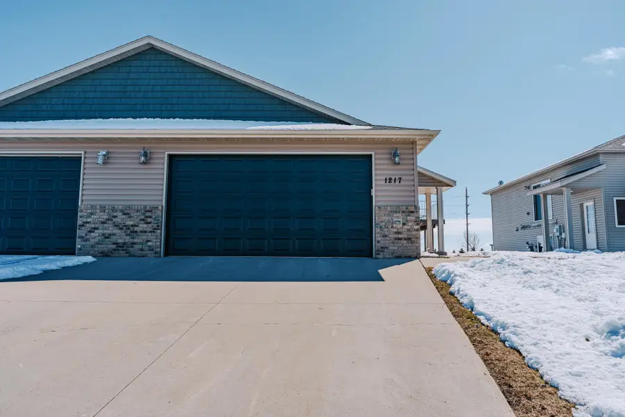 1217 Morningside Drive, Casselton, ND 58012 - #2