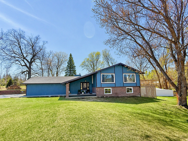 8581 County Road 39 Ne, Monticello, MN 55362