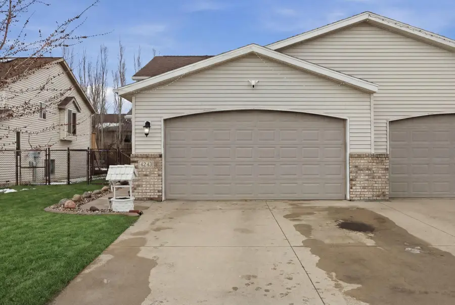 4243 39 1/2 Avenue S, Fargo, ND 58104 - #2