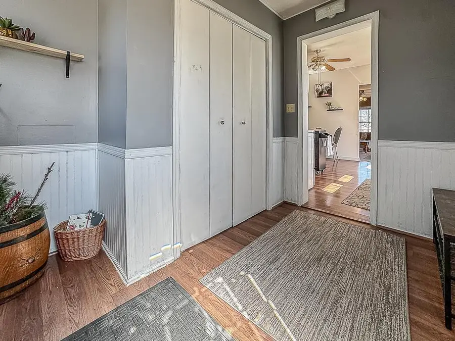 672 S Anna Avenue, Lake Crystal, MN 56055 - #2