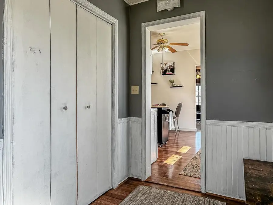 672 S Anna Avenue, Lake Crystal, MN 56055 - #3