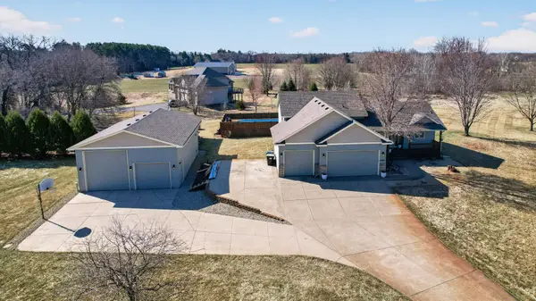 4330 203rd Lane Nw, Anoka, MN 55303