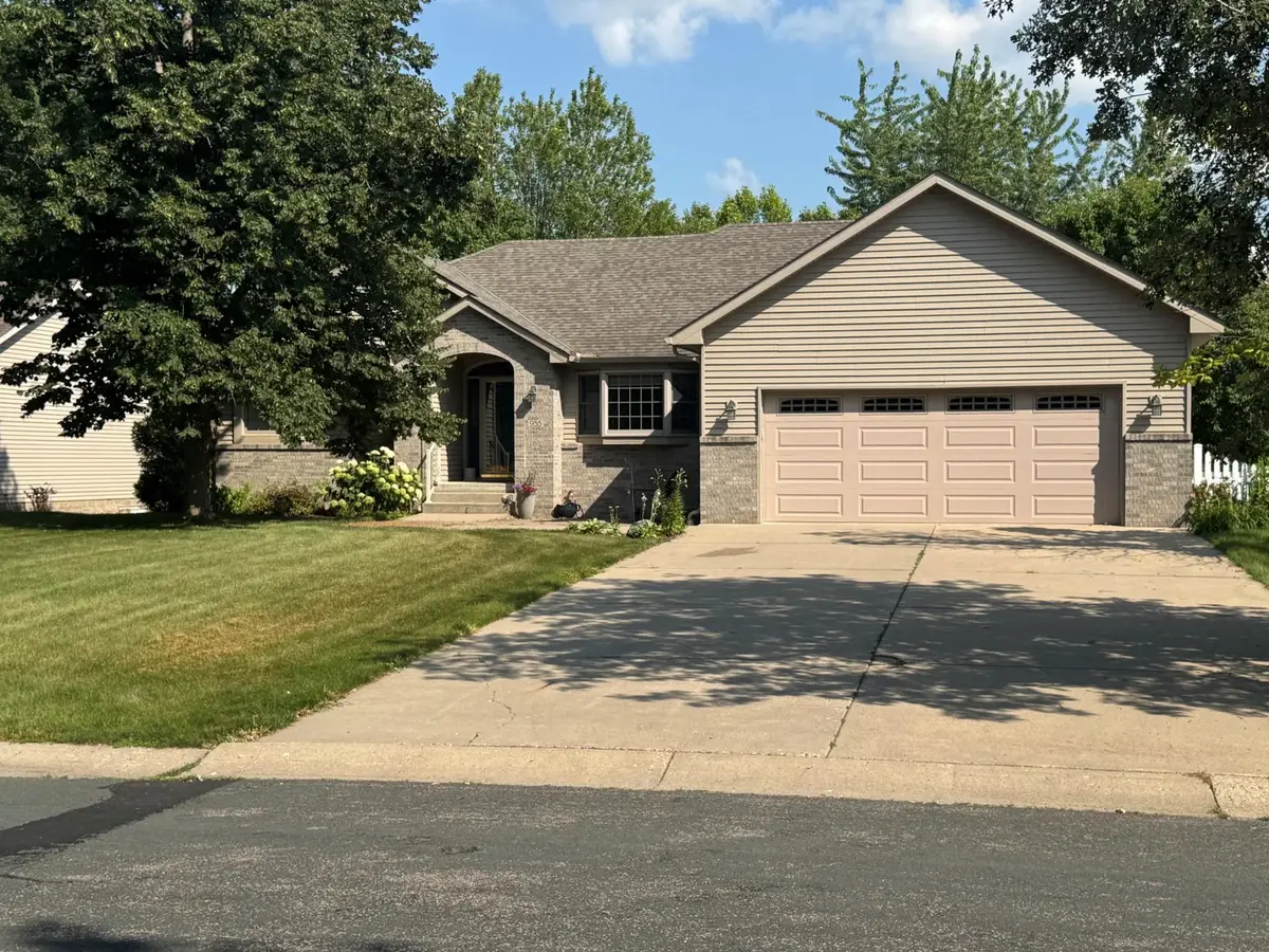 955 Lakewood Drive Sw, Hutchinson, MN 55350 - #1