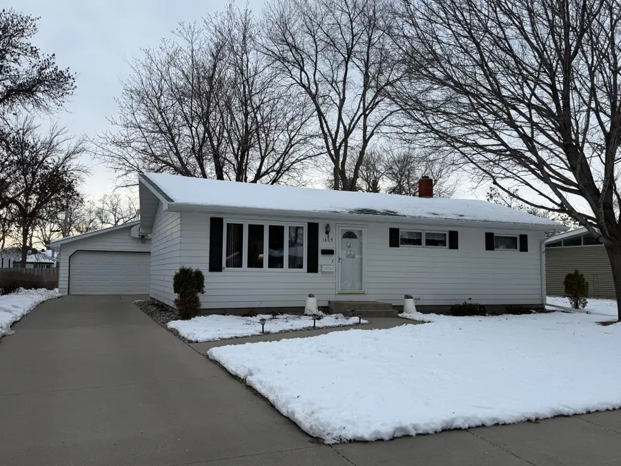 1809 15th Street S, Fargo, ND 58103 - #3