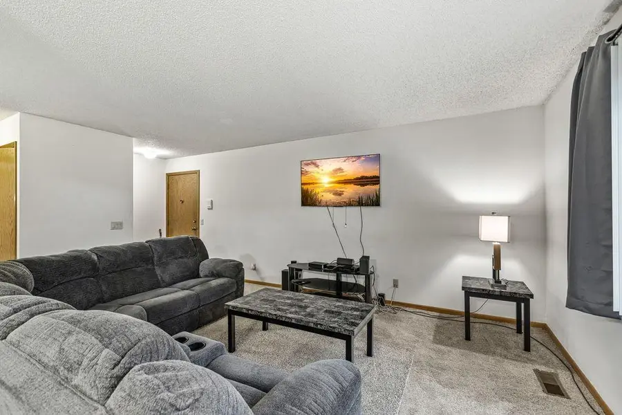 971 Heritage Court E #204, Vadnais Heights, MN 55127 - #3