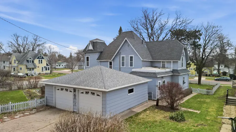 125 E 2nd Street, Blue Earth, MN 56013 - #3