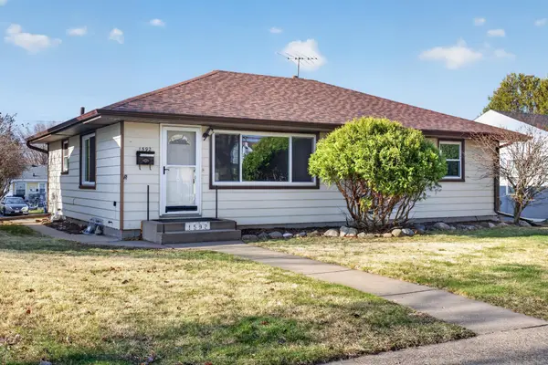 1592 Hoyt Avenue E, Saint Paul, MN 55106