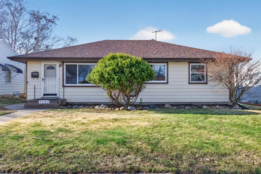 1592 Hoyt Avenue E, Saint Paul, MN 55106 - #2