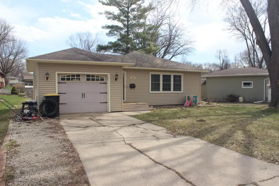 1109 S Moore Street, Blue Earth, MN 56013 - #3