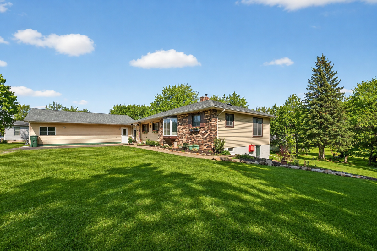 409 1st Street Se, Hinckley, MN 55037 - #1