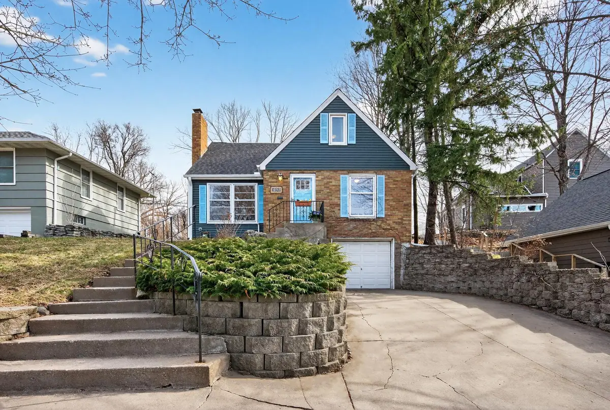 1890 Yorkshire Avenue, Saint Paul, MN 55116 - #1