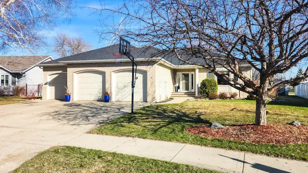 4041 S Rivershore Drive, Moorhead, MN 56560