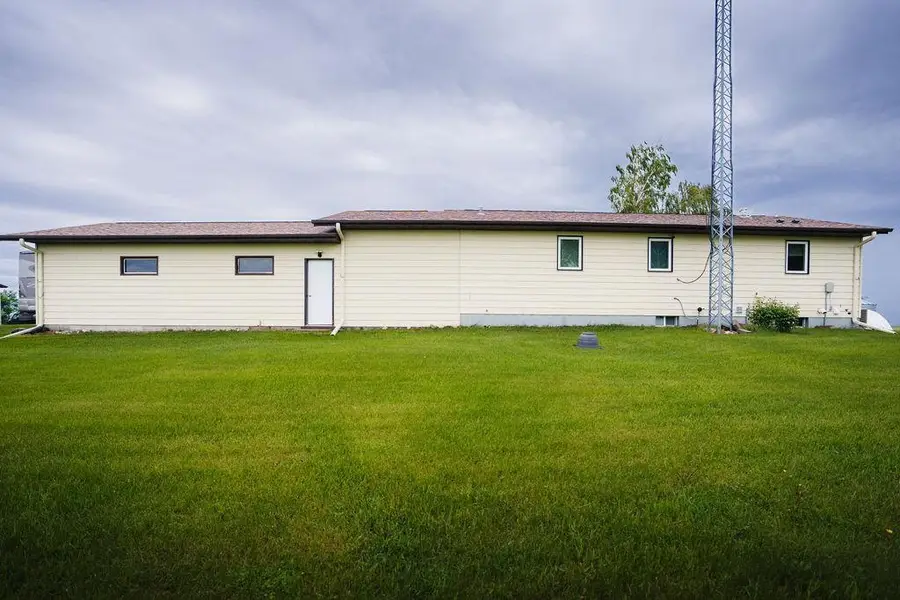 3853 91st Avenue Se, Jamestown, ND 58401 - #2