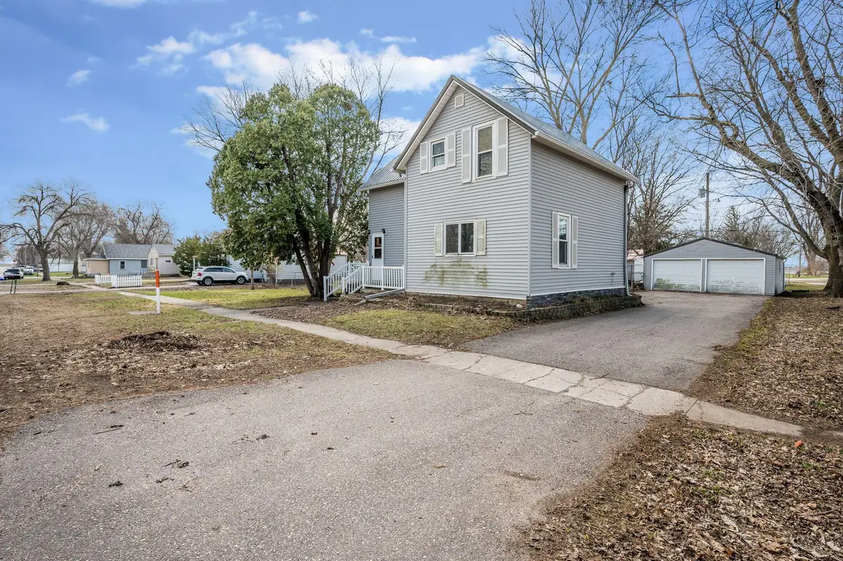 408 1st Avenue W, Swea City, IA 50590 - #1