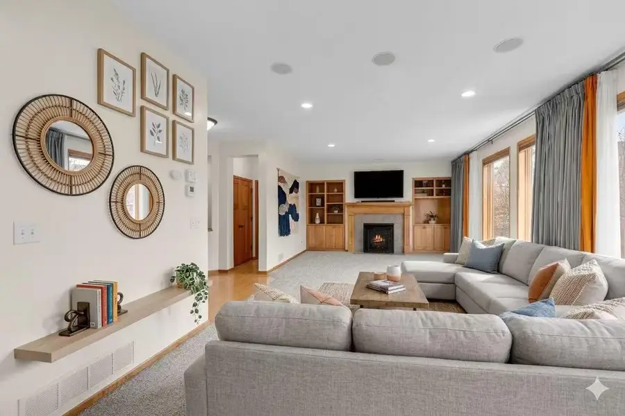10803 Hawthorn Trail, Woodbury, MN 55129 - #2