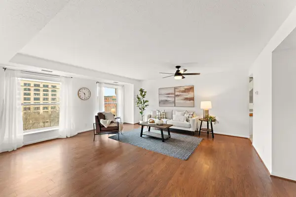 198 6th Street E #501, Saint Paul, MN 55101