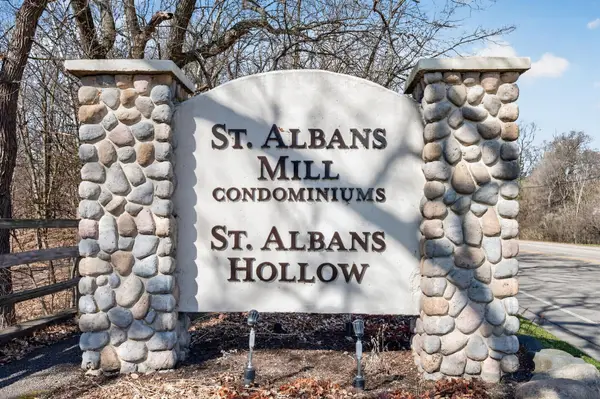 3020 Saint Albans Mill Road #105, Hopkins, MN 55305