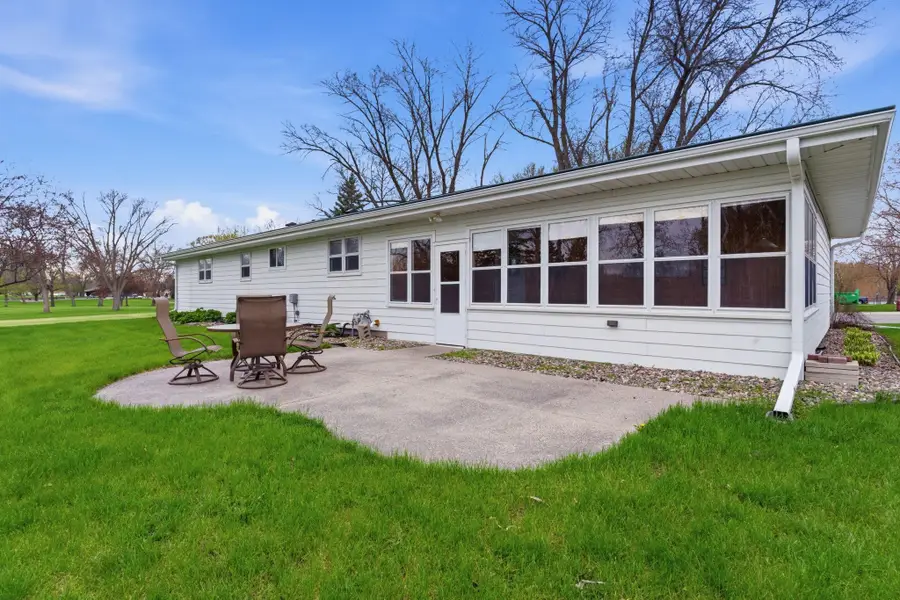 311 E Oak Avenue, Olivia, MN 56277 - #2