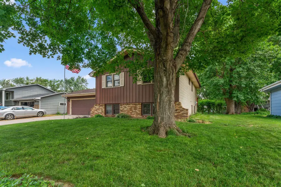9346 Wellington Lane N, Maple Grove, MN 55369 - #2