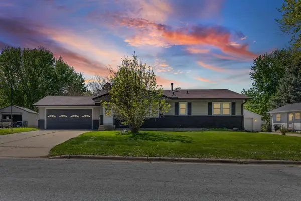 2134 Garnet Drive, Eagan, MN 55122