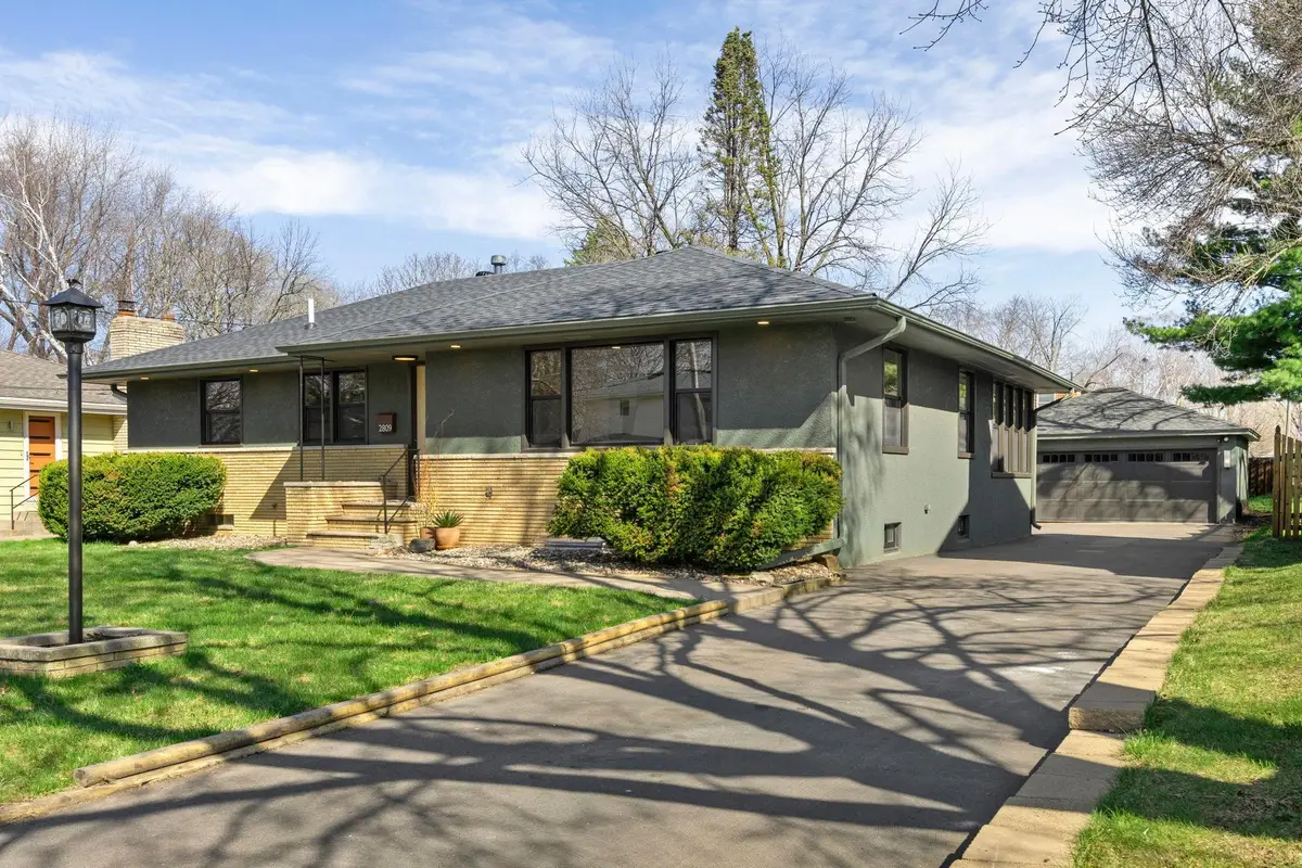 2809 Townview Avenue Ne, Saint Anthony, MN 55418 - #1