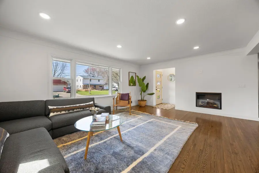 2809 Townview Avenue Ne, Saint Anthony, MN 55418 - #3