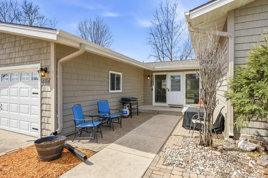 404 Larson Street Sw, Hutchinson, MN 55350 - #3